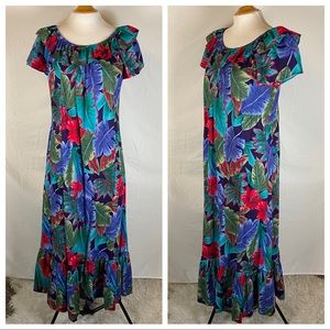 Vintage Hilo Hattie M Muumuu Maxi Dress Hawaiian Hibiscus Ruffle Made in Hawaii